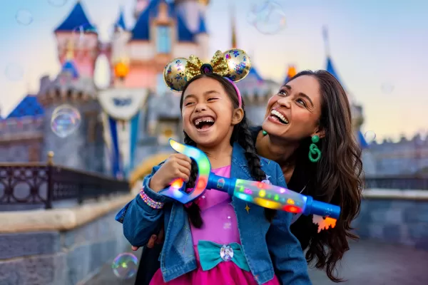Célébrez le 70e anniversaire de Disneyland: 12 attractions incontournables et des offres spéciales cet été