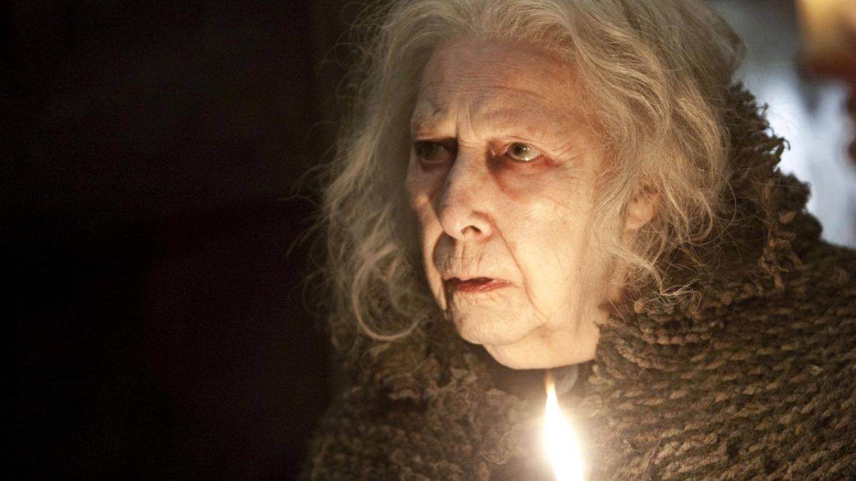 Hazel Douglas ဟယ်ရီပေါ်တာတွင် Bathilda Bagshot နှင့် Deatter Hallows အပိုင်း 1